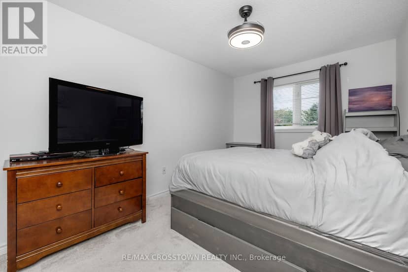 2 - 43 Madelaine Drive — photo 34 of 40