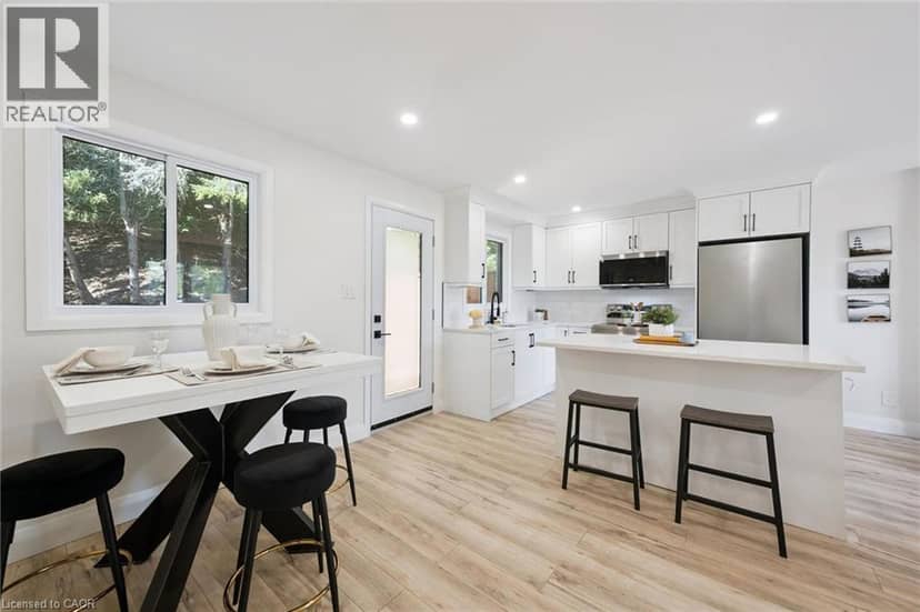 28 BORDEN Street — photo 13 of 36