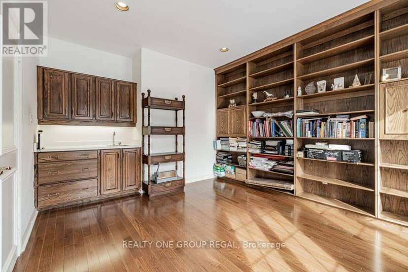 17 Dunloe Road — photo 22 of 40