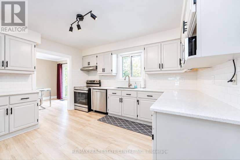 30 Cowan Avenue — photo 15 of 40