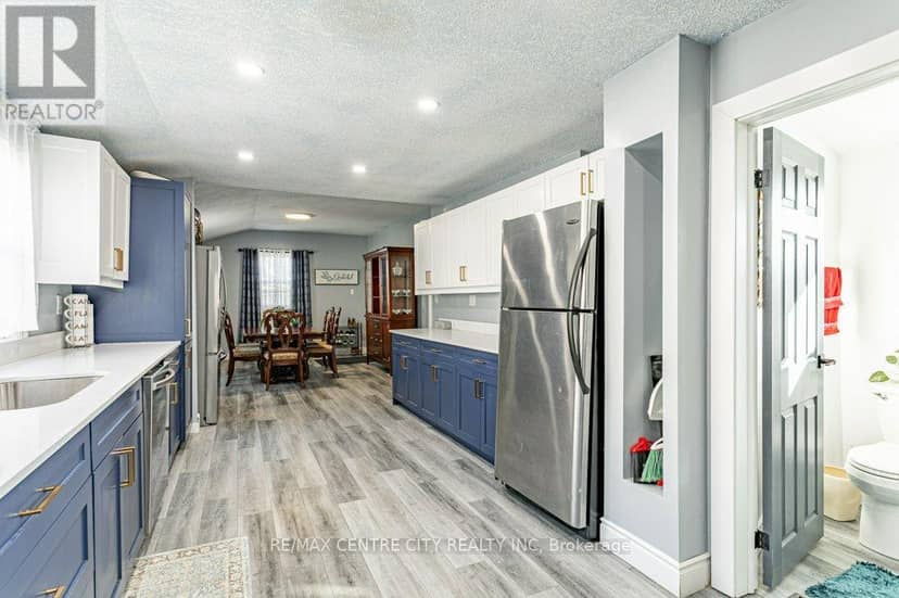 52 Princess Avenue — photo 14 of 40
