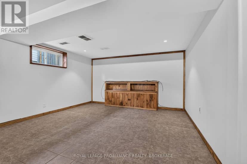 1132 Halifax Drive — photo 32 of 40