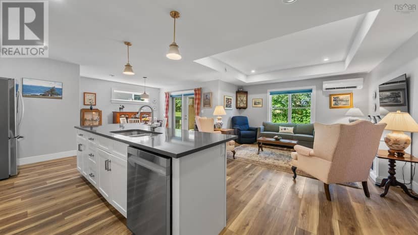 8 Covey Drive — photo 13 of 40
