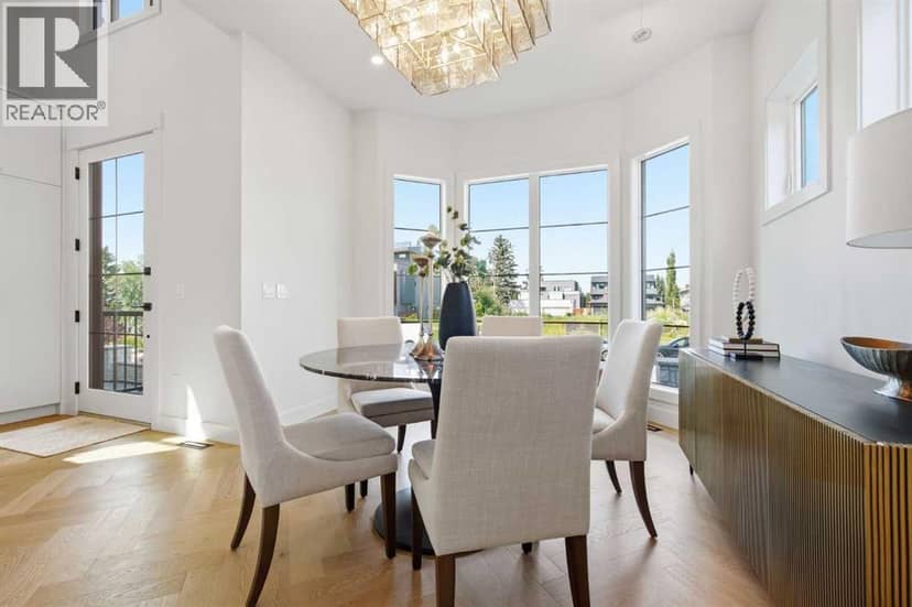 2131 29 Avenue SW, Calgary, photo 3