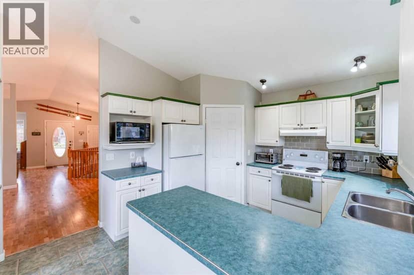 3013 214 Street, Bellevue, photo 3