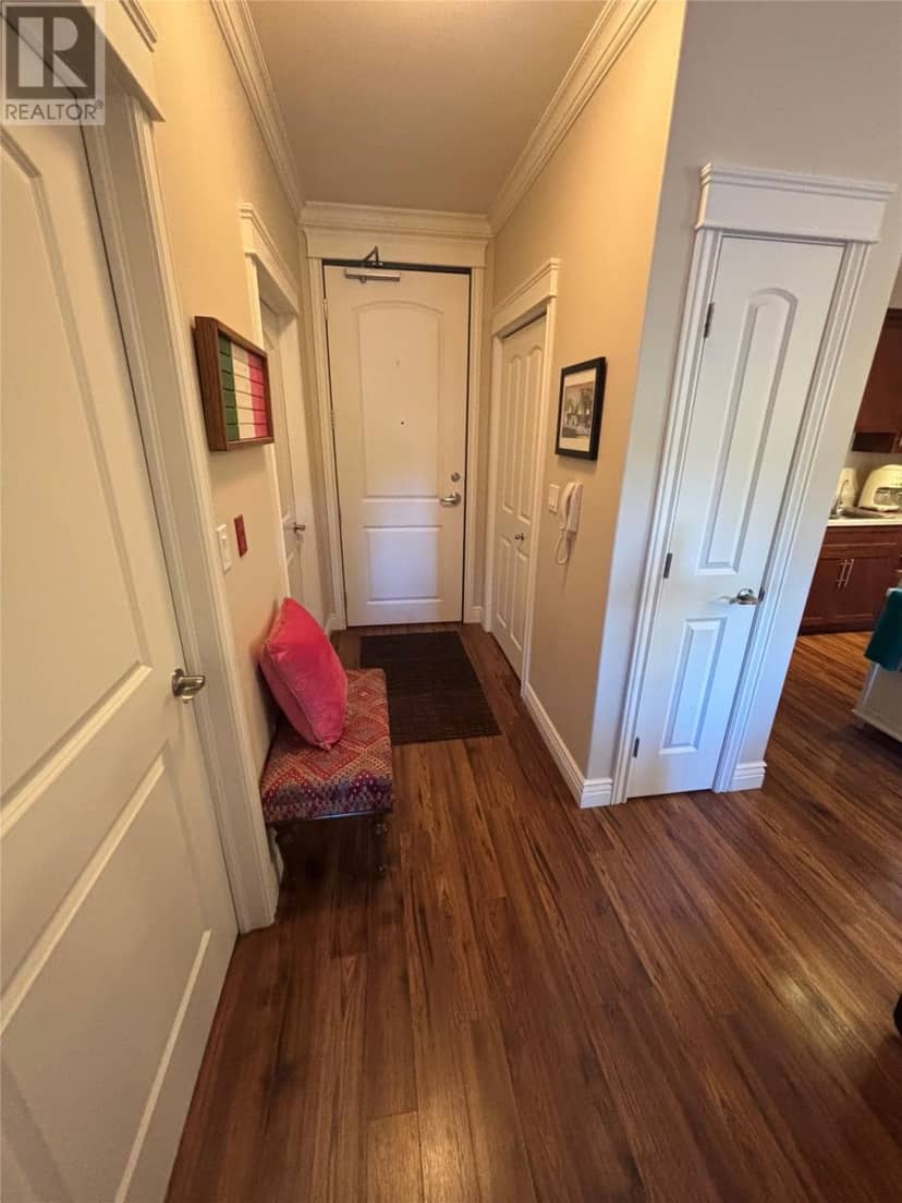 6 Curtis Lane Unit#106 — photo 13 of 18