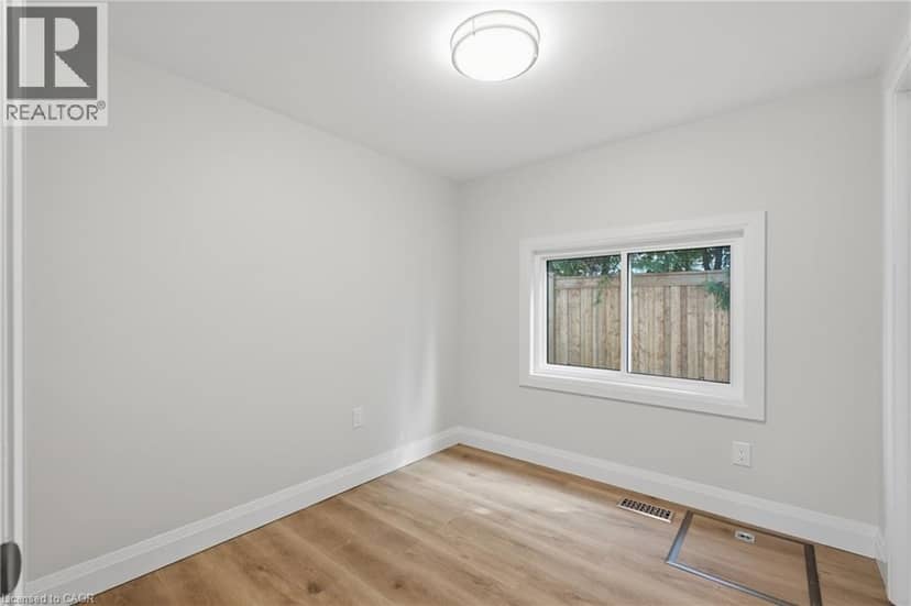 116 DUFFERIN Street — photo 25 of 40