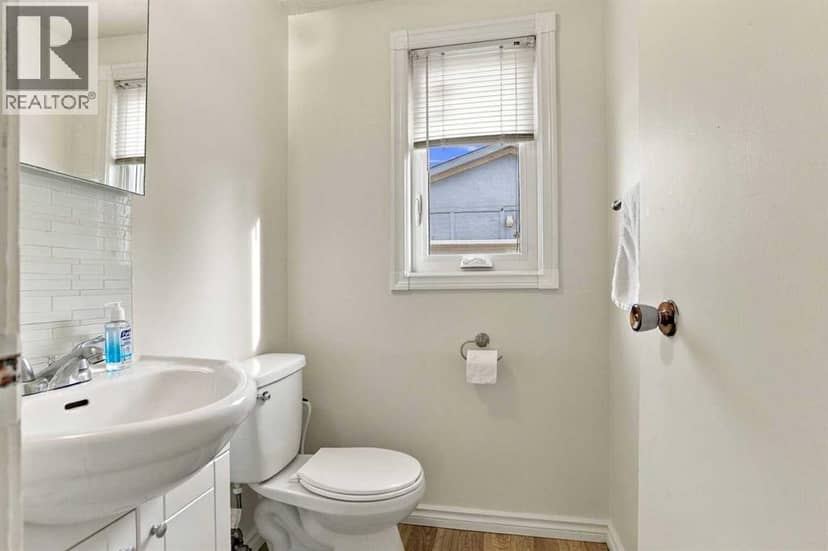 7 Pond Crescent — photo 9 of 33