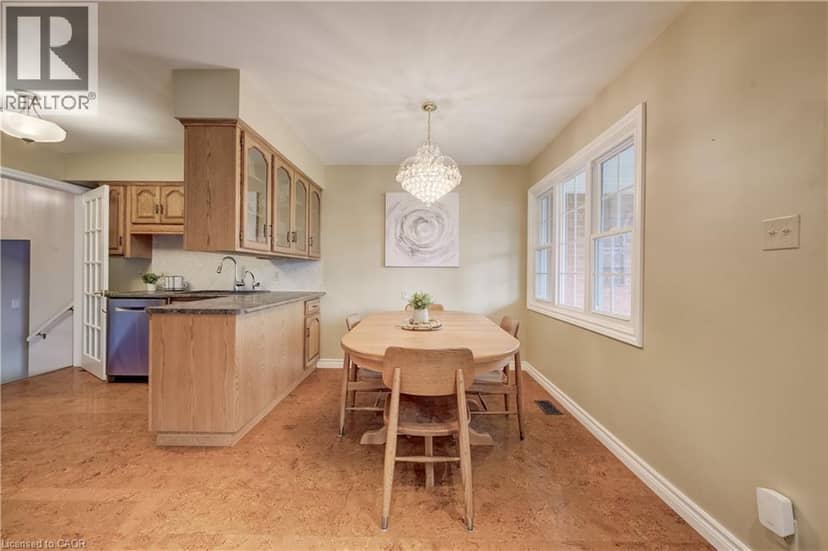 54 FAIRLAWN Road — photo 10 of 40
