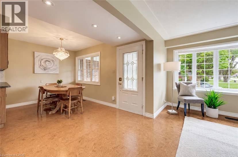 54 FAIRLAWN Road — photo 9 of 40