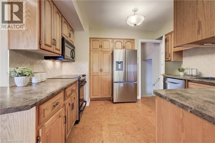 54 FAIRLAWN Road — photo 13 of 40