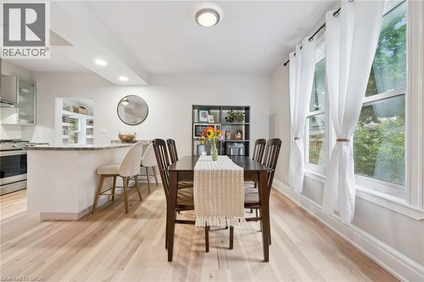 132 PERTH Street, Stratford, photo 7
