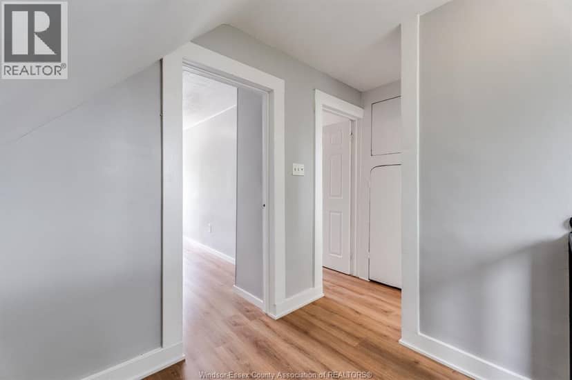 1563 Albert ROAD — photo 15 of 35