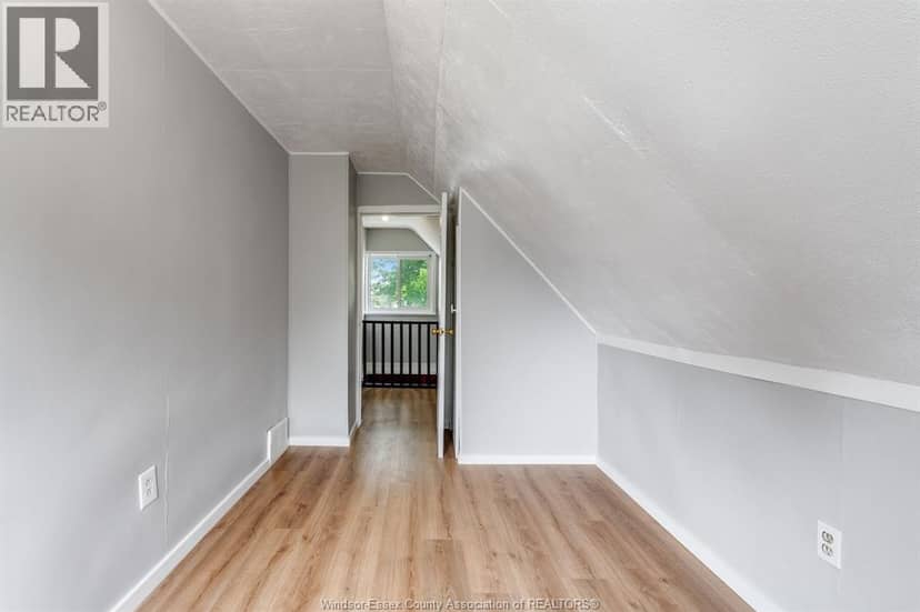 1563 Albert ROAD — photo 17 of 35