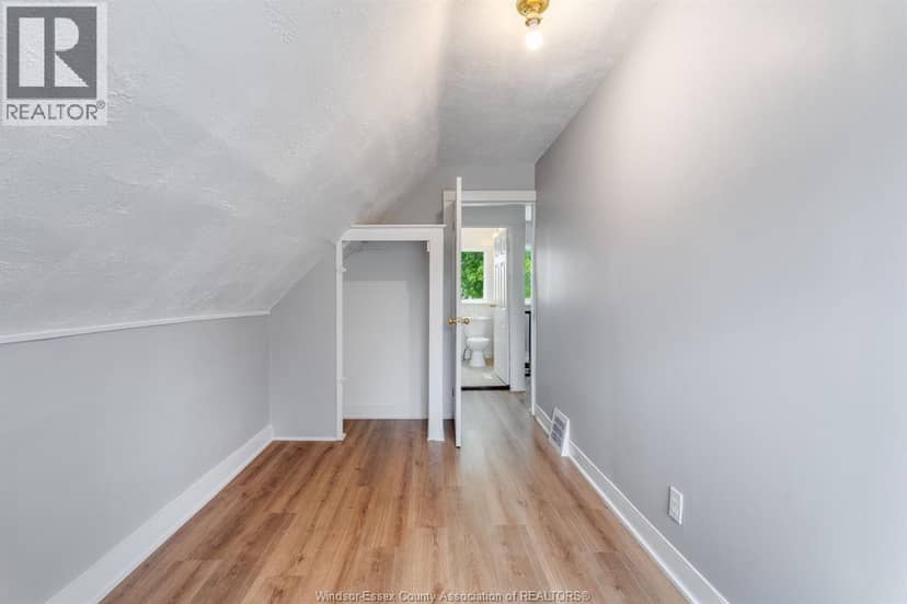 1563 Albert ROAD — photo 19 of 35