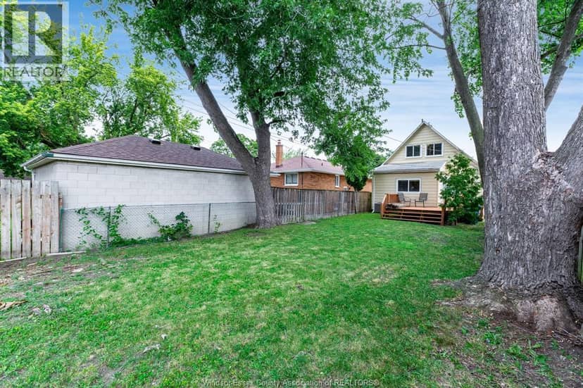 1563 Albert ROAD — photo 32 of 35