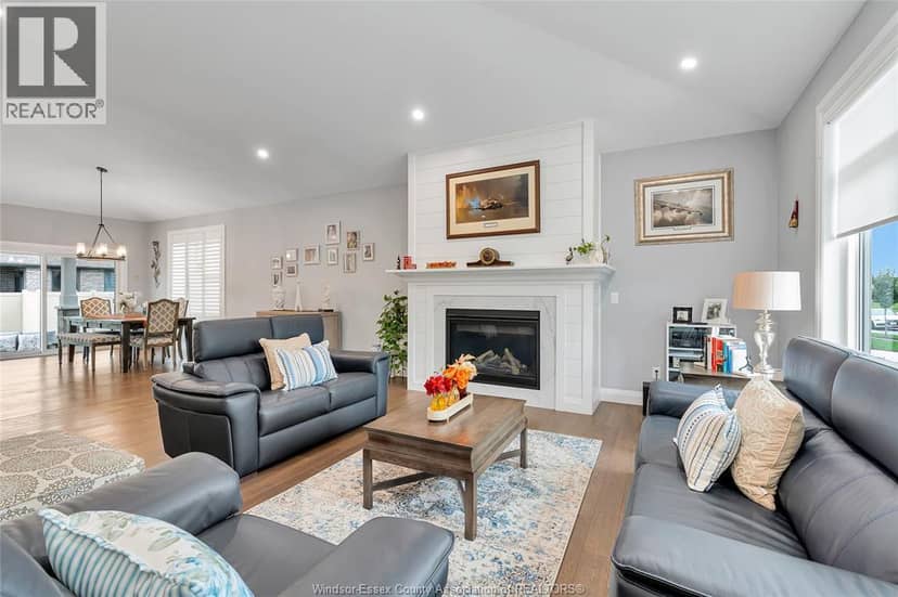 1343 Clearwater Avenue, Windsor, photo 2
