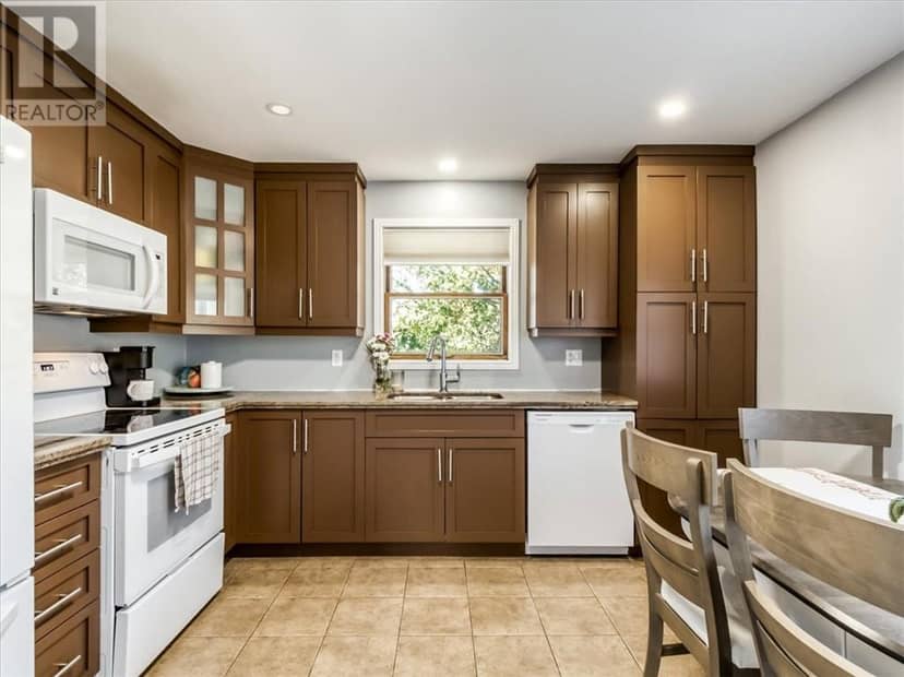 647 Whittaker Street — photo 12 of 38