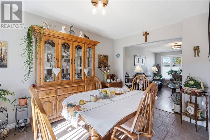 33 Elmhurst Court — photo 11 of 40