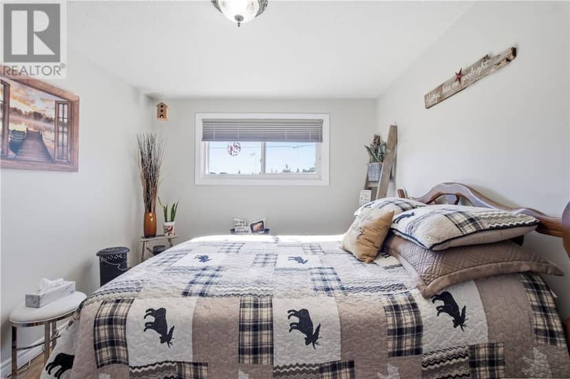 33 Elmhurst Court — photo 19 of 40