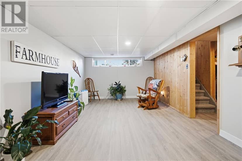 33 Elmhurst Court — photo 22 of 40