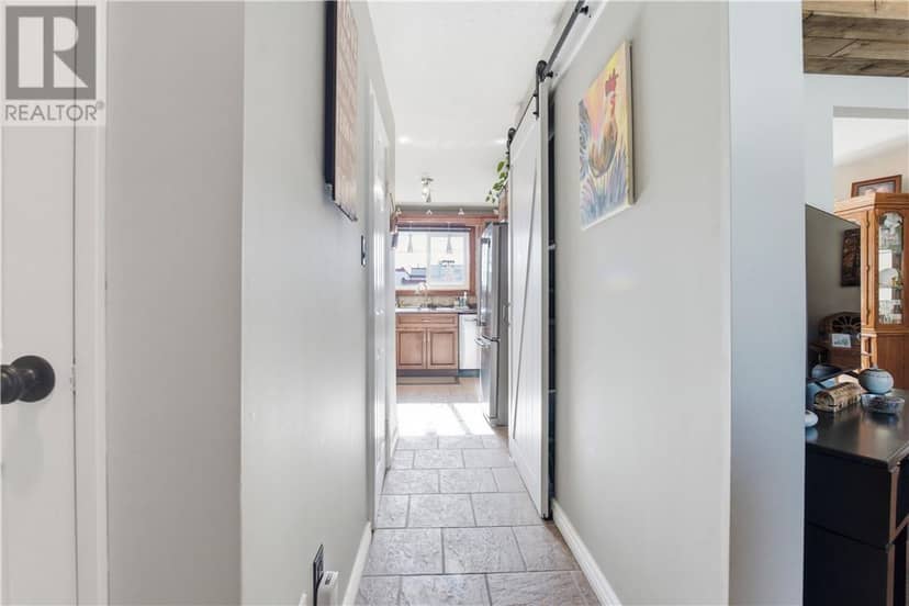 33 Elmhurst Court — photo 6 of 40