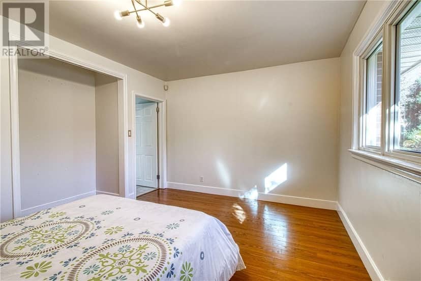 51 Mackenzie Street — photo 13 of 35