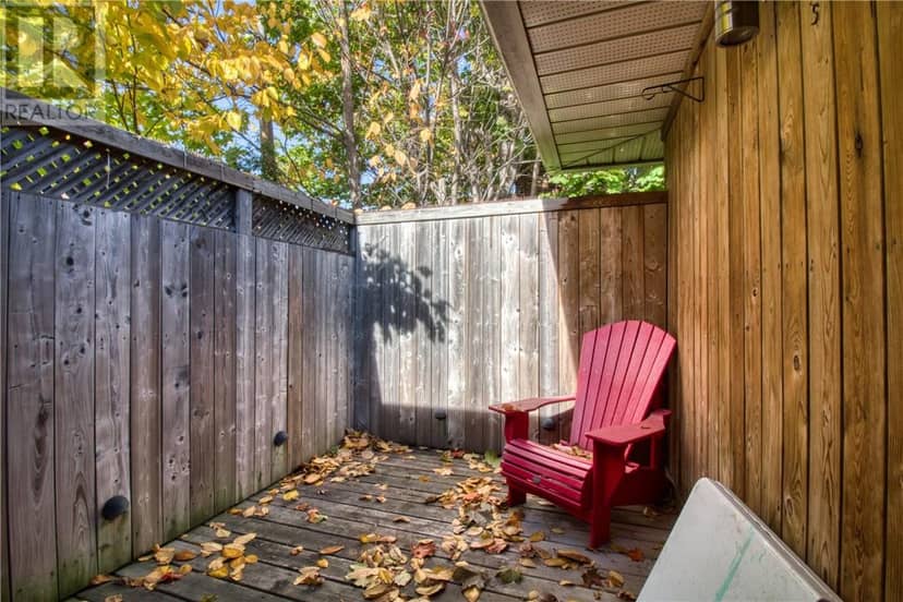 51 Mackenzie Street — photo 18 of 35