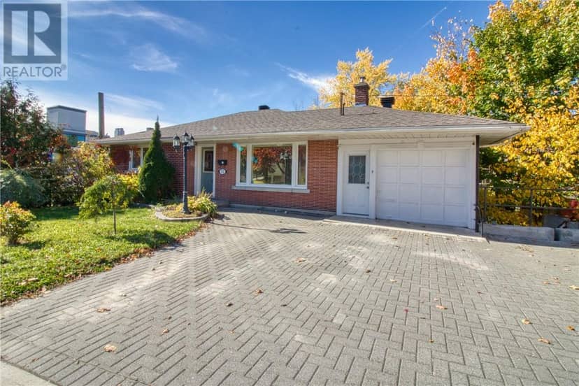 51 Mackenzie Street — photo 2 of 35