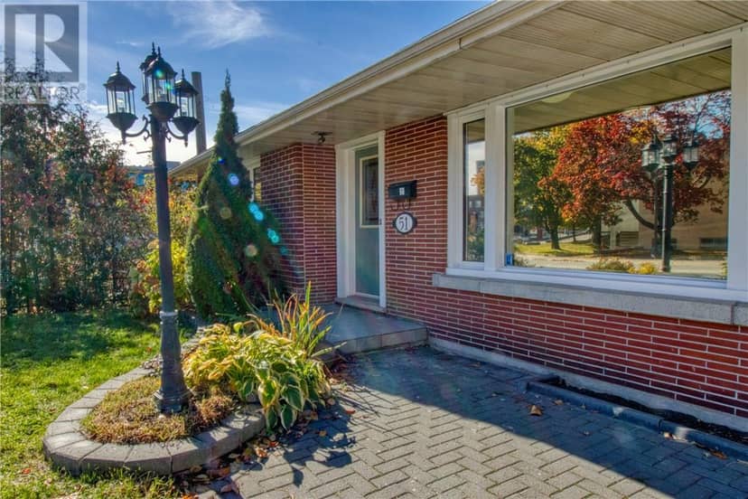 51 Mackenzie Street — photo 3 of 35