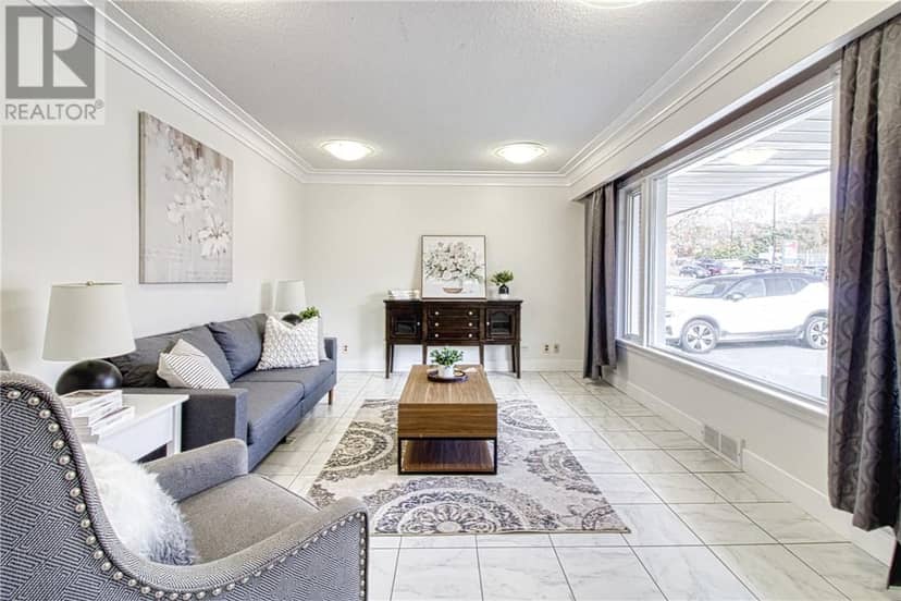 51 Mackenzie Street — photo 4 of 35