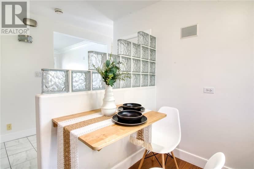 51 Mackenzie Street — photo 9 of 35