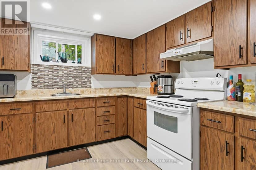 130 Maria Street — photo 22 of 40