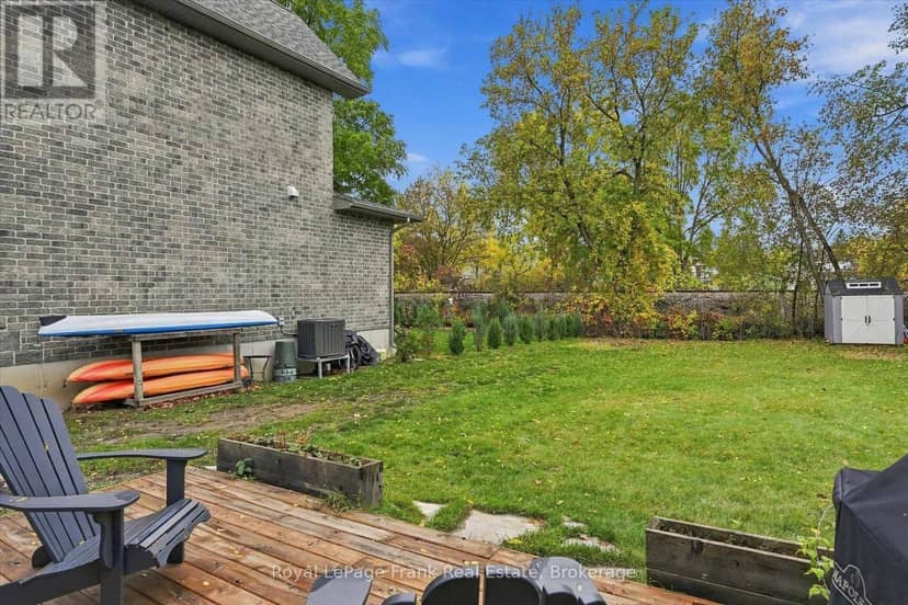 130 Maria Street — photo 33 of 40