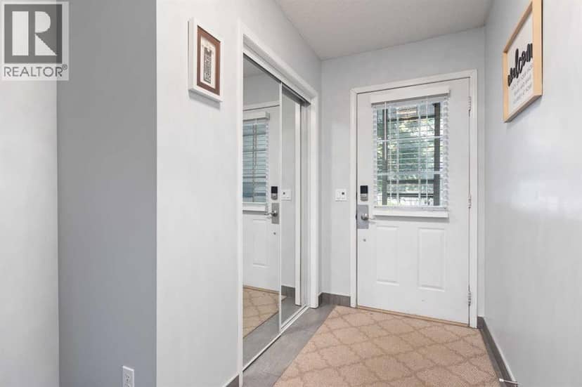 12 Kingsland Villas SW, Calgary, photo 2