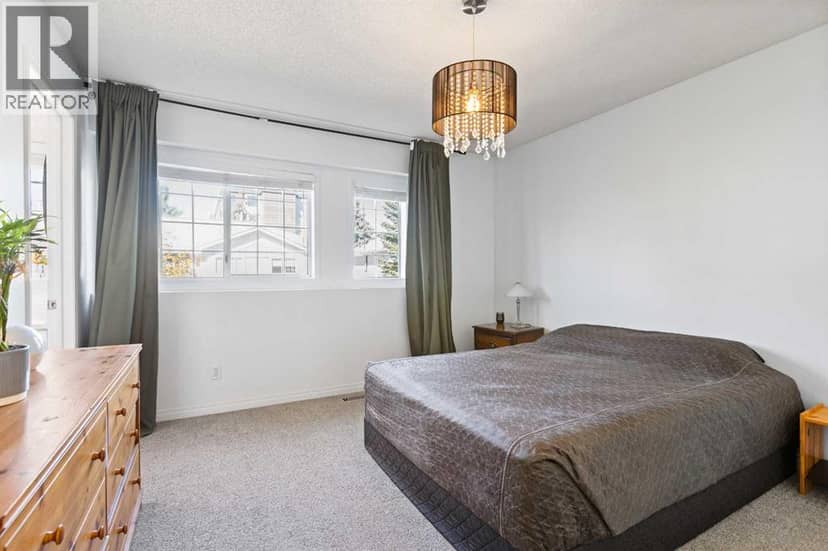 12 Kingsland Villas SW, Calgary, photo 7
