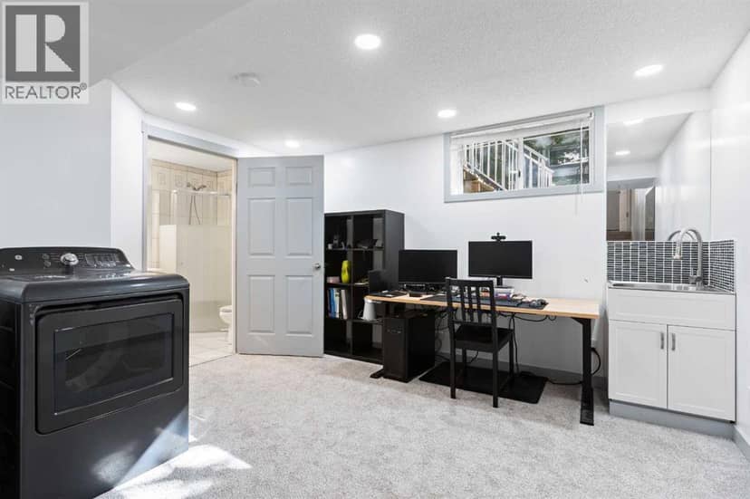 12 Kingsland Villas SW, Calgary, photo 4