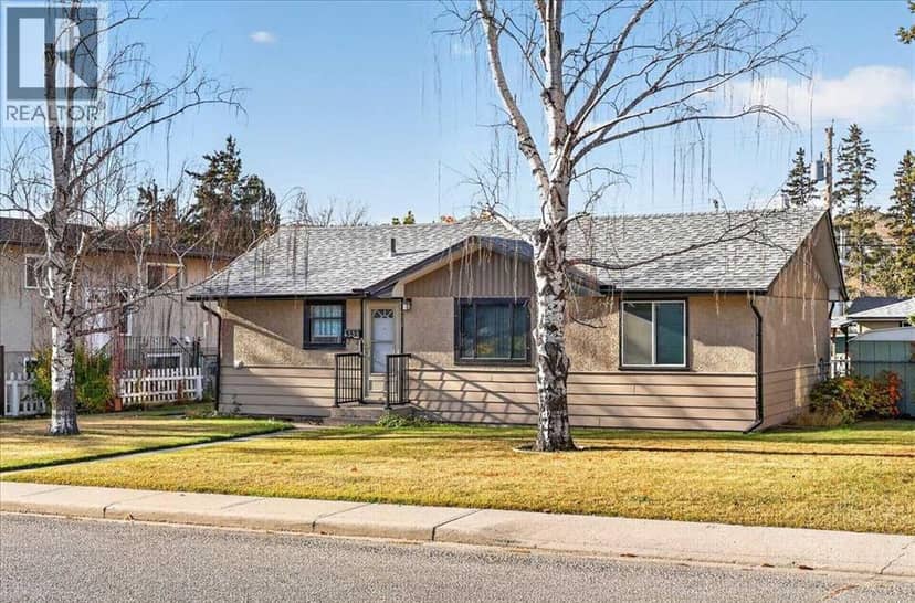 4339 70 Street NW, Calgary, photo 2