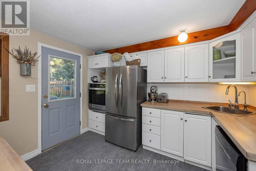 F - 1516 Beaverpond Drive — photo 14 of 40