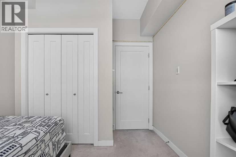 217, 10 Walgrove  SE — photo 28 of 40