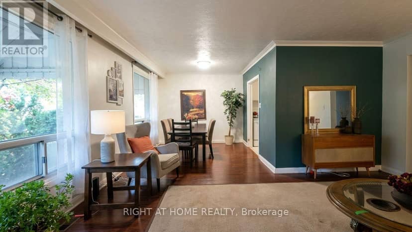 183 Maxome Avenue, Toronto, photo 4