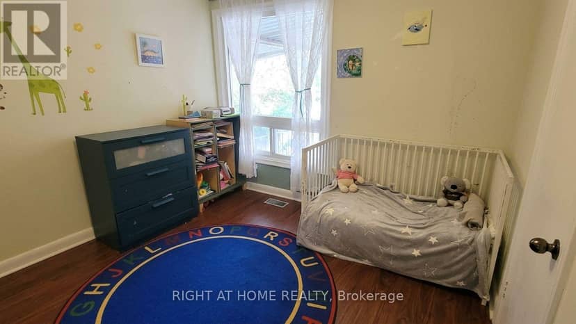 183 Maxome Avenue, Toronto, photo 8