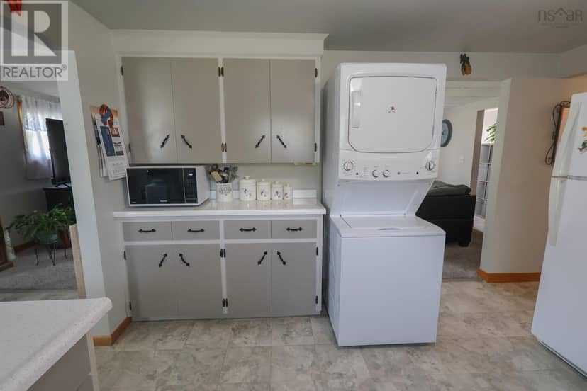 17 Freds Road — photo 11 of 32