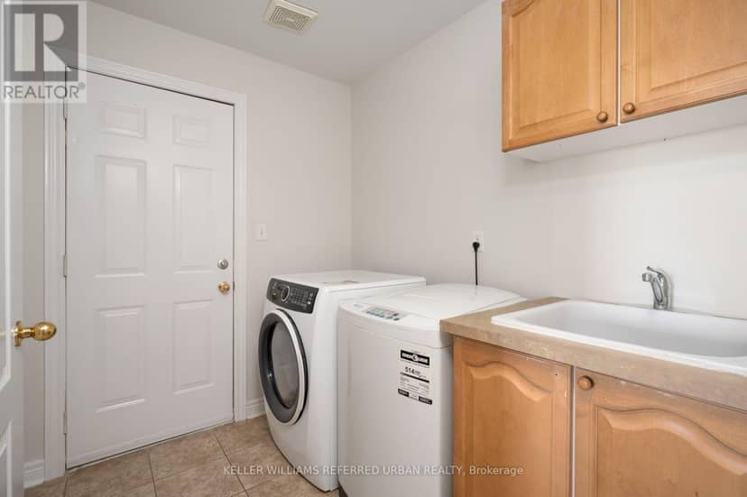 19 Kayak Crescent — photo 15 of 40