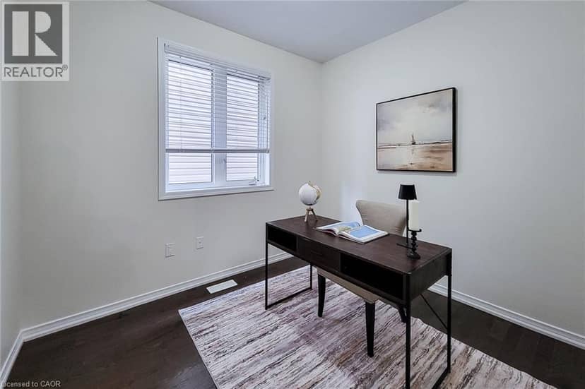 11 ESTHER Crescent — photo 25 of 40