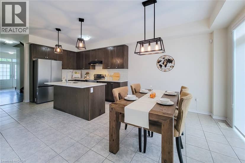 11 ESTHER Crescent — photo 13 of 40