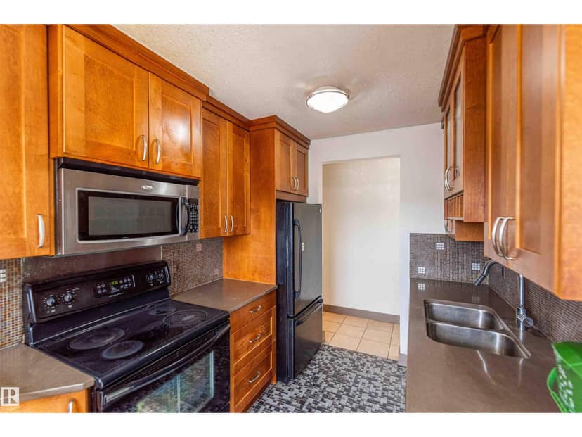#302 10745 83 AV NW — photo 11 of 28