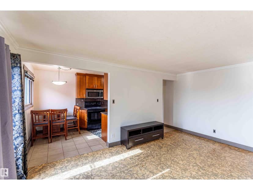 #302 10745 83 AV NW, Edmonton, photo 4