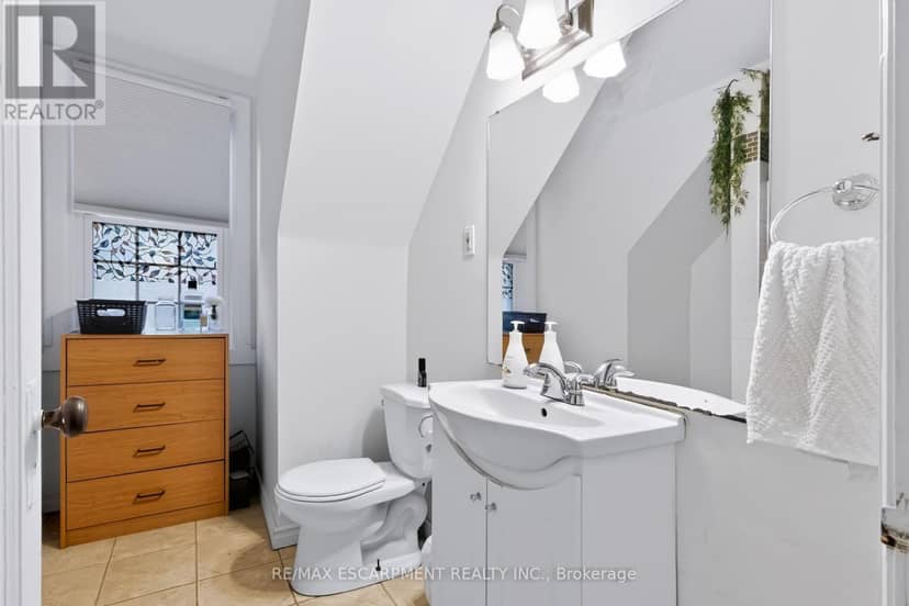 23 Forsyth Avenue S — photo 18 of 40
