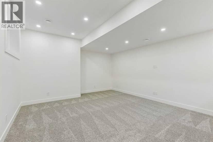 1812 19 Avenue NW — photo 31 of 40